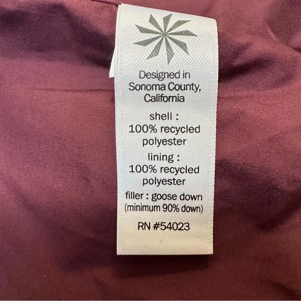 ATHLETA Responsible Down navy blue zippered vest, S. - Picture 6 of 7